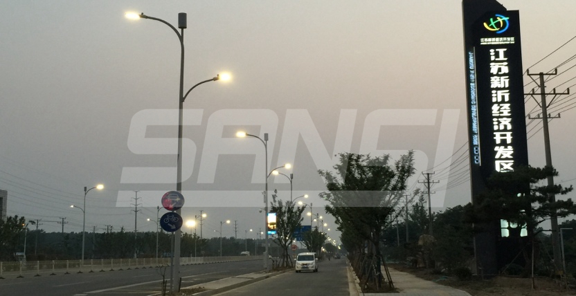 江苏新沂聪明路灯
