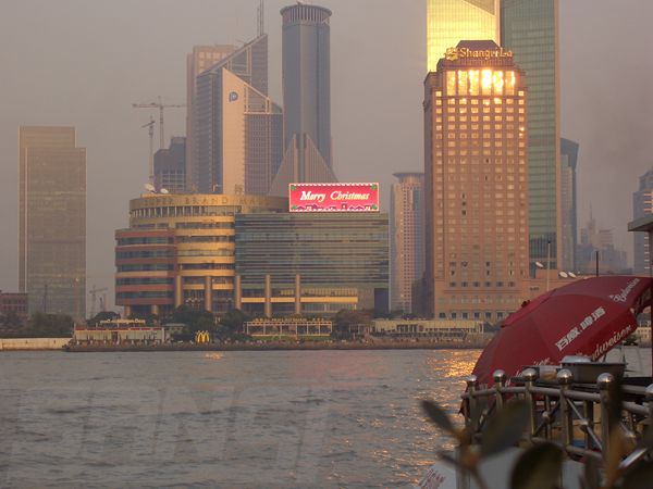 上海市正直广场室外全黑色LED显现屏