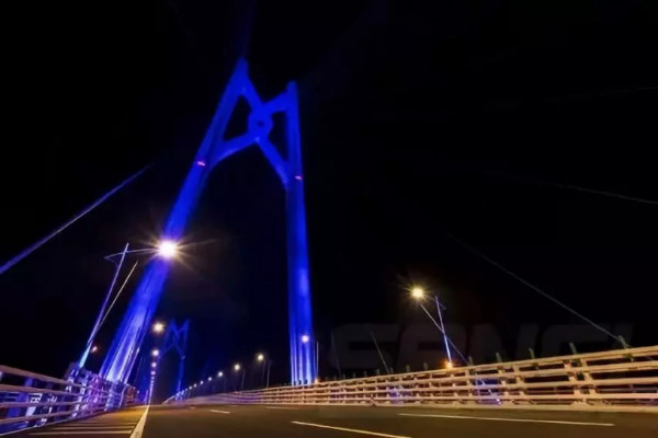 三思为港珠澳大桥供给27000余套LED灯具
