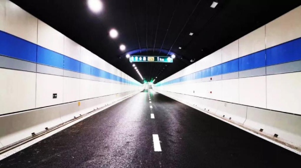 三思承建诸光路公开通道地道照明工程