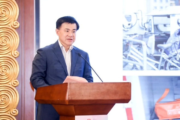 濮年光光阴-光亮乳业股分无限公司董事长