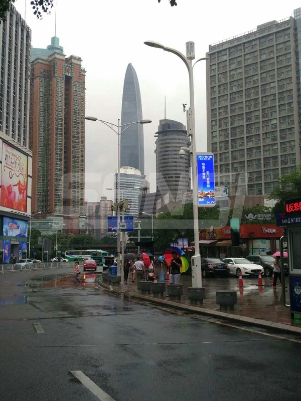 深圳罗湖聪明路灯