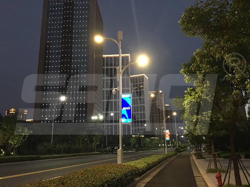 聪明路灯,上海三思,新一代,通讯,路灯杆,助力扶植,聪明都会