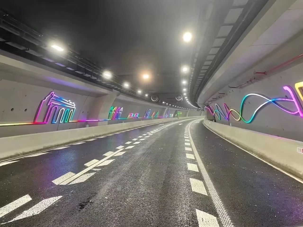 点亮,上海,工具大通道,天下最少,2500条地道,跟闵行,这家企业,相干