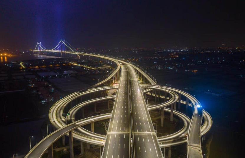 聪明路灯,途径照明,LED路灯,助力都会,多维场景进级