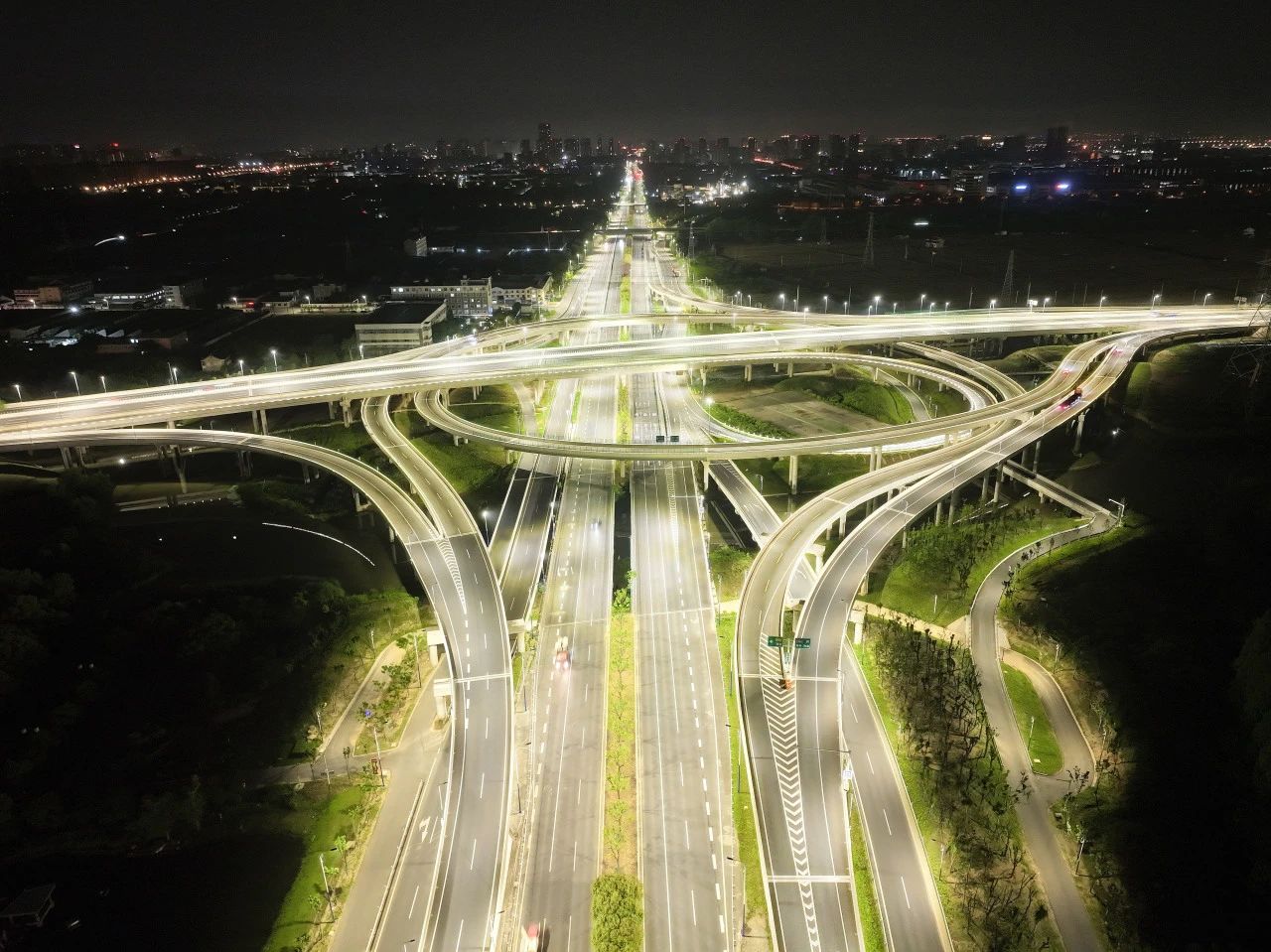 重磅,三思,动力办理办事,周全助力,张家港,城区,路灯进级革新