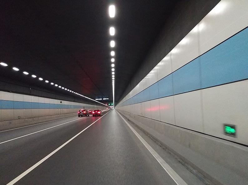 LED地道灯,进级高速路网,明显晋升,行车宁静能见度