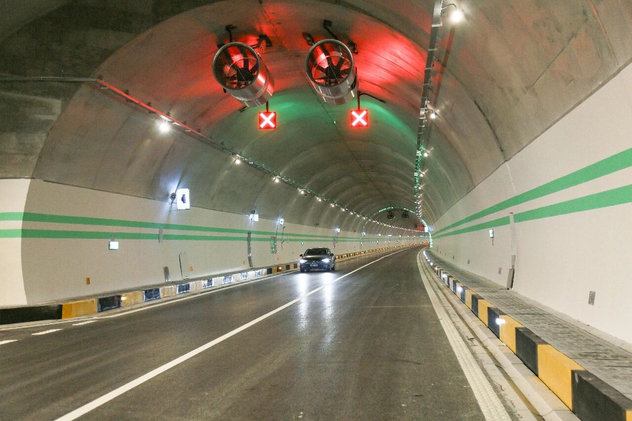 上海三思,赋能安徽和襄高速,铸就,聪明地道,宁静高效,新典型
